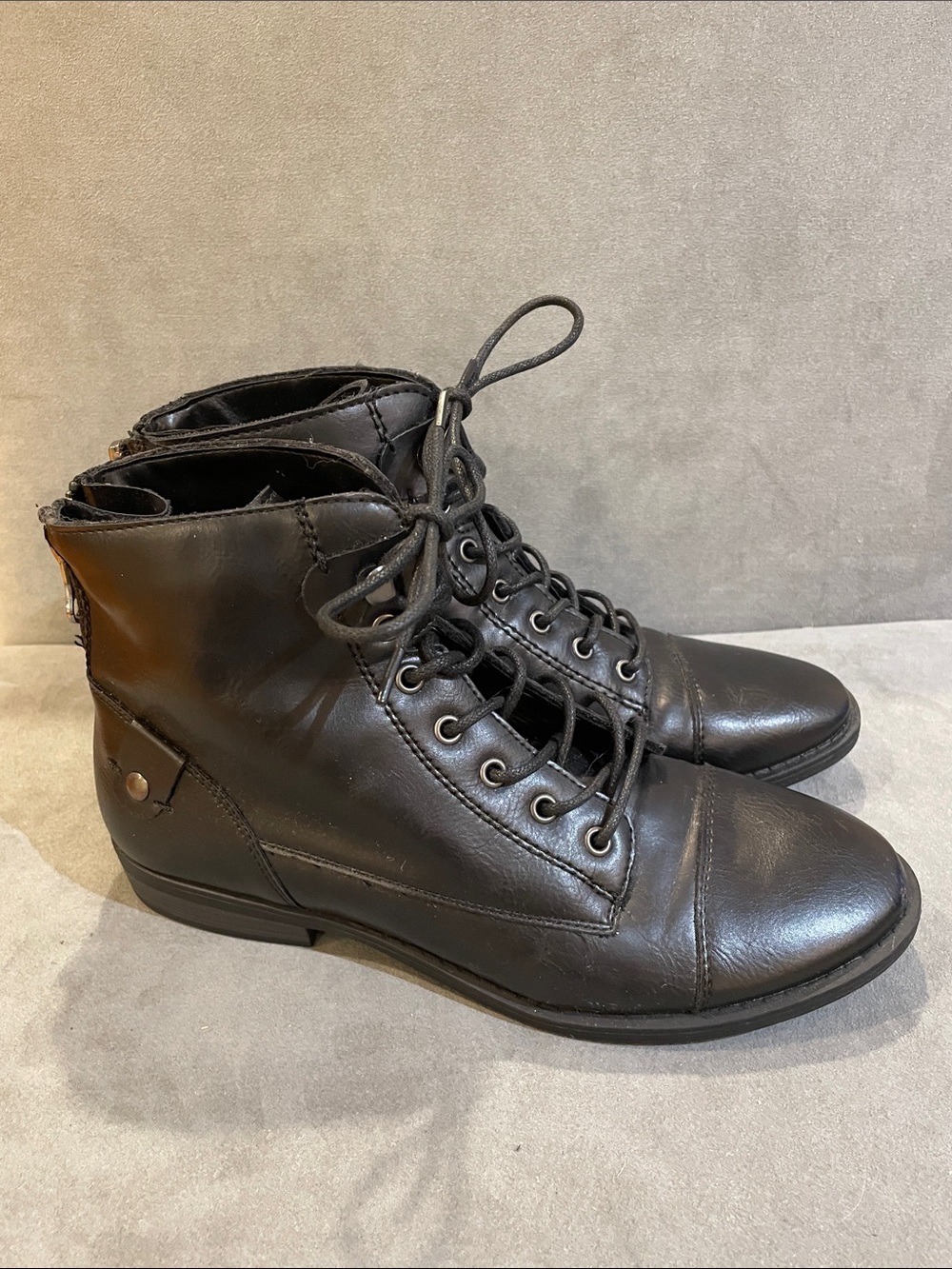 Bass Patricia Size 7 Black Faux Leather Lace-Up Ankle Boots
